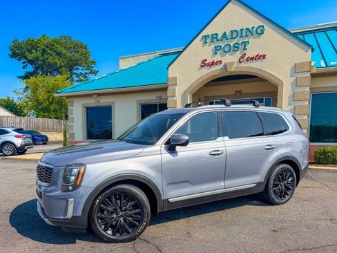 Used 2021 Kia Telluride SX w/ Towing Package FWD image 3