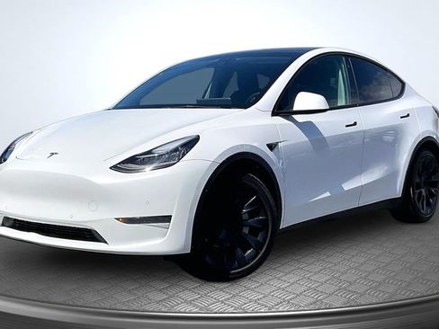 Used 2021 Tesla Model Y Long Range AWD/4WD image 11