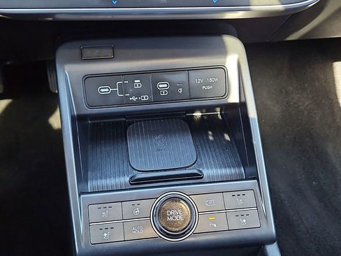 Used 2024 Hyundai Kona Limited image 18