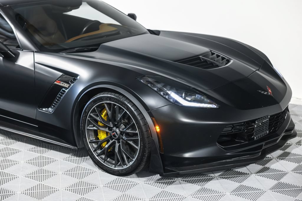 Used 2016 Chevrolet Corvette Z06 w/ 3LZ Preferred Equipment Group RWD image 7