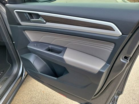 Certified 2021 Volkswagen Atlas SE image 35