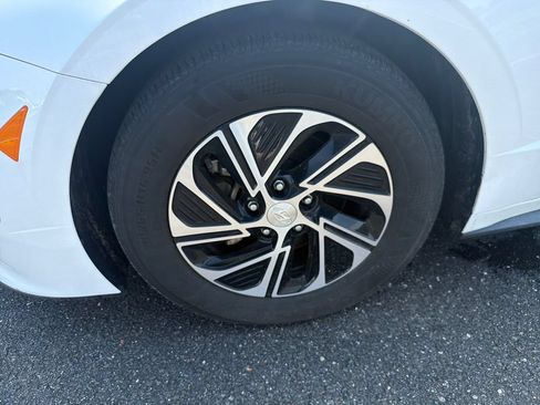 Used 2023 Hyundai Sonata Blue FWD image 9