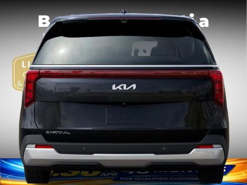 New 2026 Kia Carnival FWD image 13