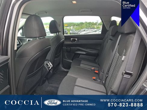 Used 2025 Kia Sorento LX FWD image 11