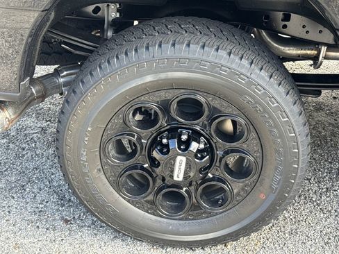New 2026 Ford F250 Lariat w/ Black Appearance Package image 17