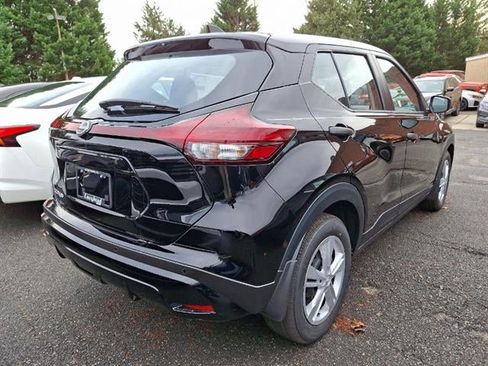 Used 2024 Nissan Kicks S image 10
