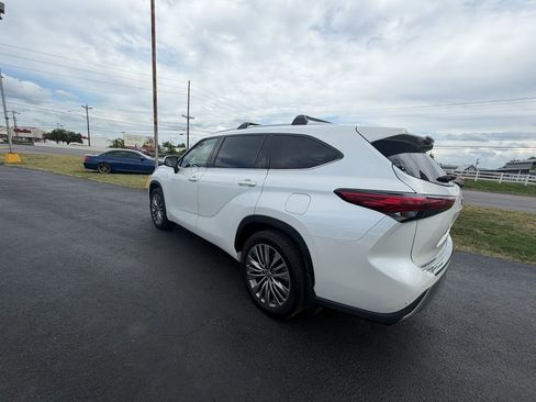 Used 2020 Toyota Highlander Platinum image 5