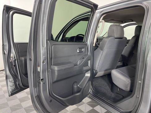 Used 2024 Nissan Frontier SV image 34