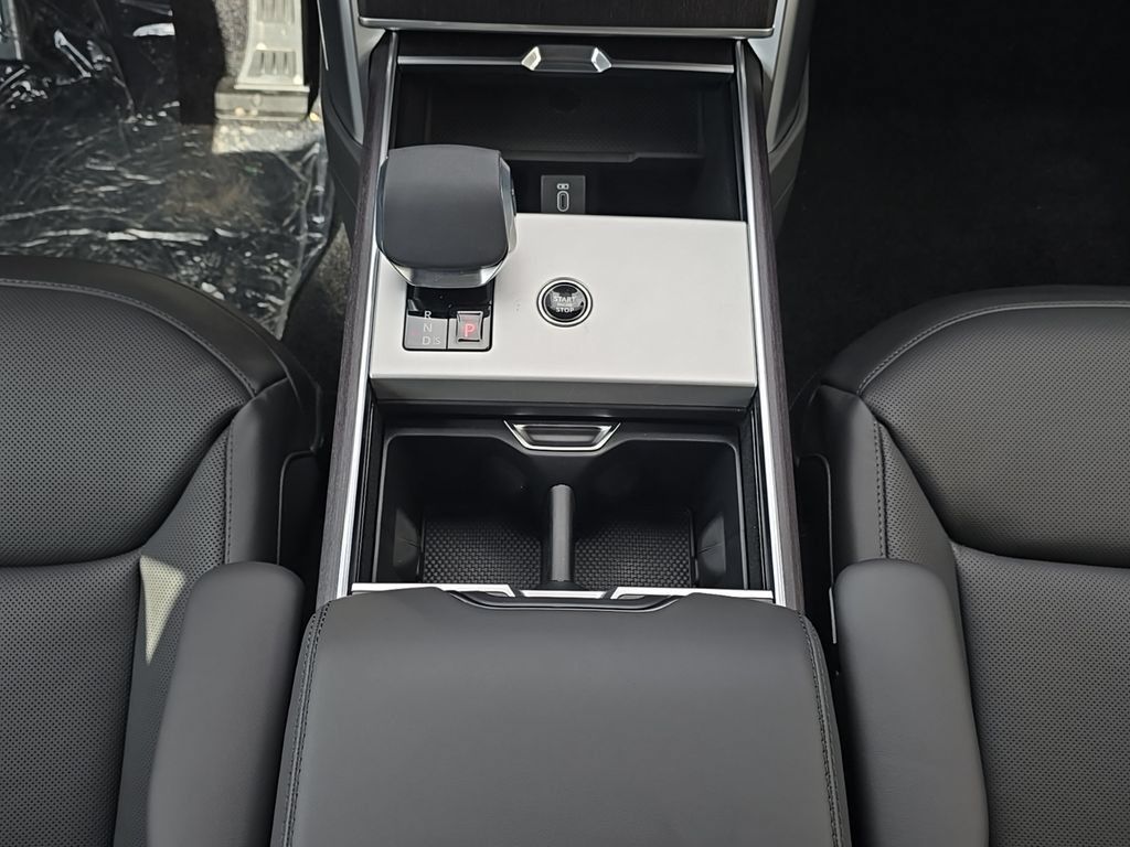 Certified 2026 Land Rover Range Rover SE AWD/4WD image 21
