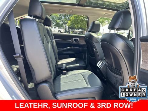 Used 2021 Kia Sorento EX w/ Panoramic Sunroof Package AWD/4WD image 17