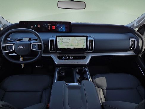 New 2026 Ford Expedition Active image 13