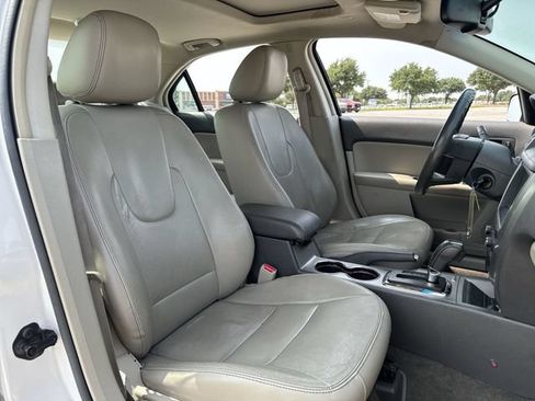 Used 2010 Ford Fusion Hybrid FWD image 25