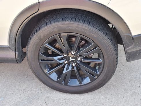 Used 2023 Mitsubishi Eclipse Cross LE image 13