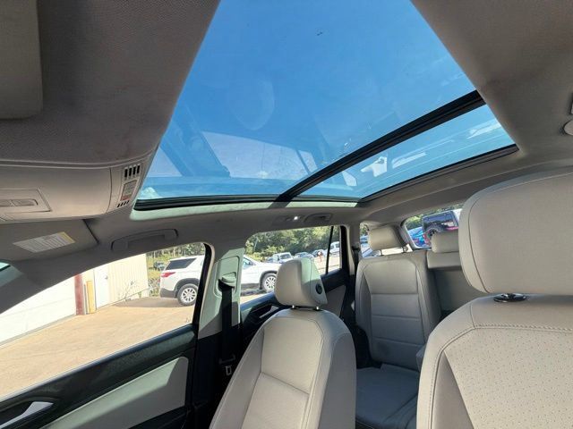 Used 2020 Volkswagen Tiguan SE w/ Panoramic Sunroof Package AWD/4WD image 22