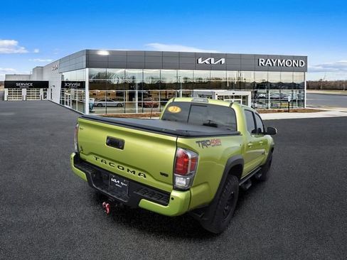 Used 2023 Toyota Tacoma TRD Off-Road w/ TRD Premium Off Road Package AWD/4WD image 3