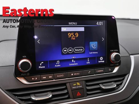 Used 2023 Nissan Altima 2.5 SR AWD/4WD image 19