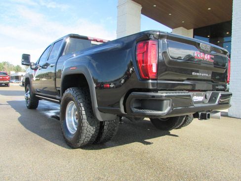 Used 2022 GMC Sierra 3500 Denali w/ Denali Ultimate Package image 3