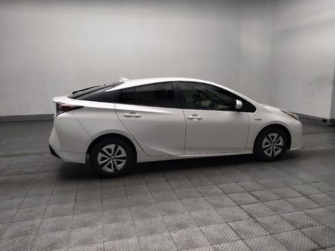 Used 2018 Toyota Prius Two w/ Prius Two Safety Plus Package FWD image 10