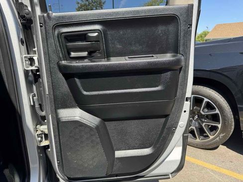 Used 2017 RAM 1500 Express AWD/4WD image 35