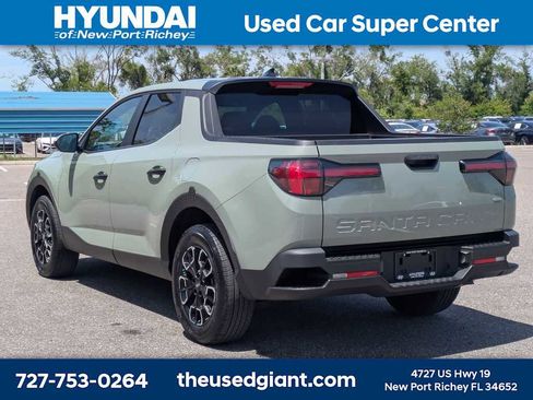 Used 2023 Hyundai Santa Cruz SE AWD/4WD image 3
