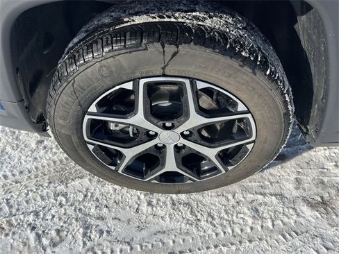 Used 2024 Jeep Compass Limited image 12