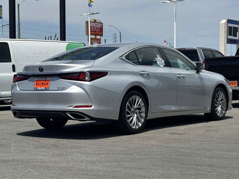 Used 2020 Lexus ES 350 w/ Accessory Package FWD image 5