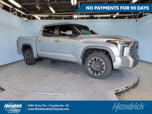 Used 2025 Toyota Tundra Limited AWD/4WD image 1