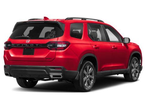 Used 2024 Honda Pilot Sport image 2
