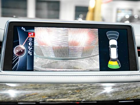 Used 2016 BMW X5 xDrive50i image 16