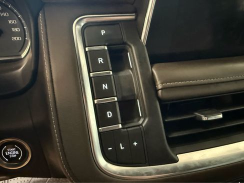 Used 2021 Chevrolet Tahoe Z71 w/ Rear Media and Nav Package AWD/4WD image 24