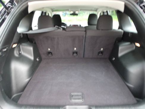 Used 2019 Jeep Cherokee 4WD Latitude w/ Cold Weather Group image 31
