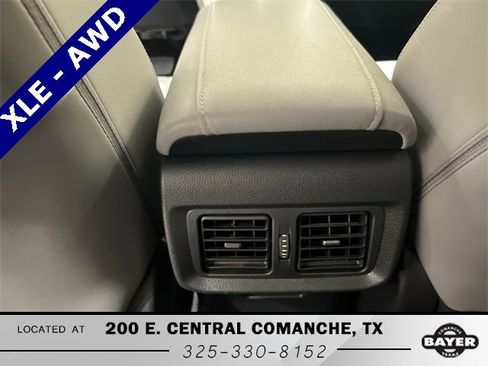 Used 2021 Toyota Venza XLE image 19
