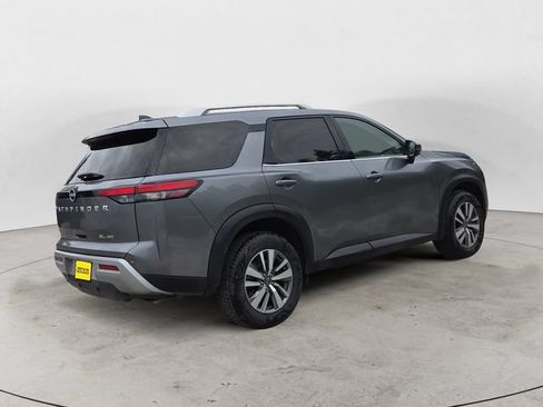 Used 2025 Nissan Pathfinder SL AWD/4WD image 5