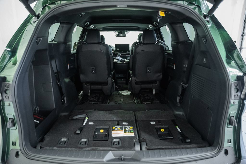 New 2026 Toyota Sienna XLE Woodland Edition AWD/4WD image 10