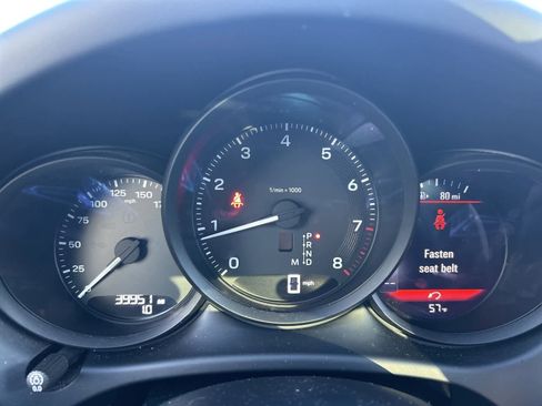 Used 2023 Porsche Macan image 32