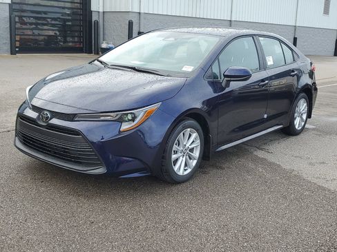 New 2026 Toyota Corolla LE w/ LE Premium Package FWD image 2