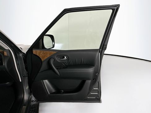 Used 2024 Nissan Armada SL w/ Captain's Chairs Package image 34