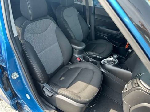 Used 2017 Kia Soul + w/ Designer's Package FWD image 11