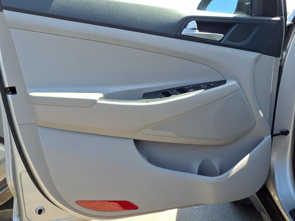 Used 2020 Hyundai Tucson Value FWD image 22