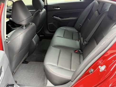 Used 2024 Nissan Altima 2.5 SR FWD image 16