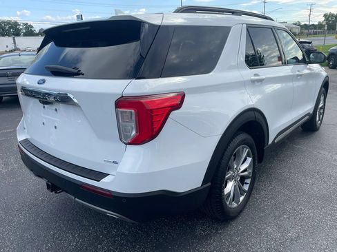 Used 2020 Ford Explorer XLT w/ Equipment Group 202A AWD/4WD image 5
