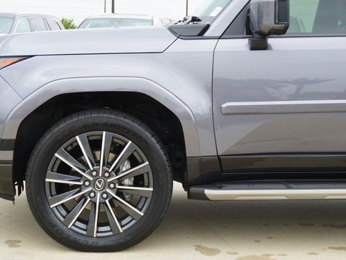 Used 2024 Lexus GX 550 AWD/4WD image 10