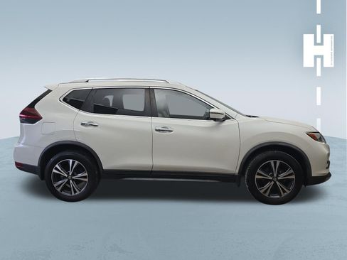 Used 2019 Nissan Rogue SV w/ Premium Package AWD/4WD image 3
