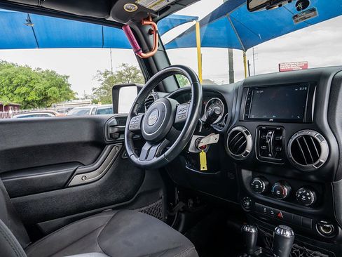 Used 2018 Jeep Wrangler Unlimited Sport S AWD/4WD image 20