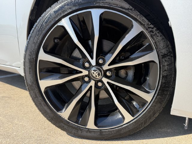 Used 2017 Toyota Corolla SE FWD image 9