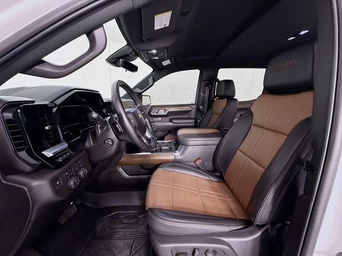 Used 2024 Chevrolet Silverado 1500 High Country w/ Technology Package image 22