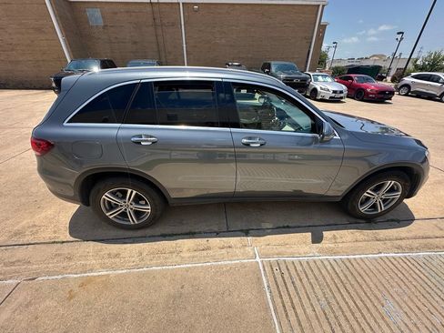 Used 2021 Mercedes-Benz GLC 300 image 2