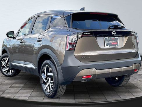 New 2026 Nissan Kicks SV FWD image 4