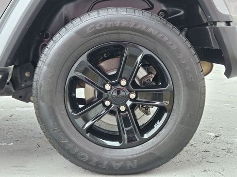 Used 2021 Jeep Wrangler Unlimited Sahara image 29