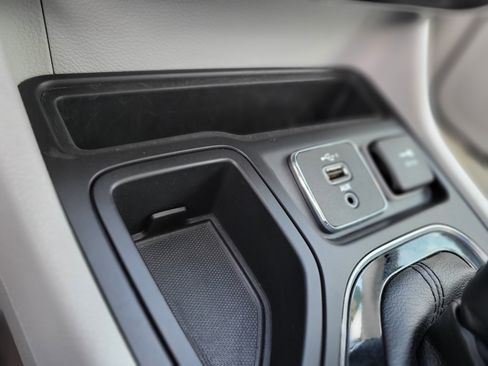 Used 2020 Jeep Cherokee Limited image 22